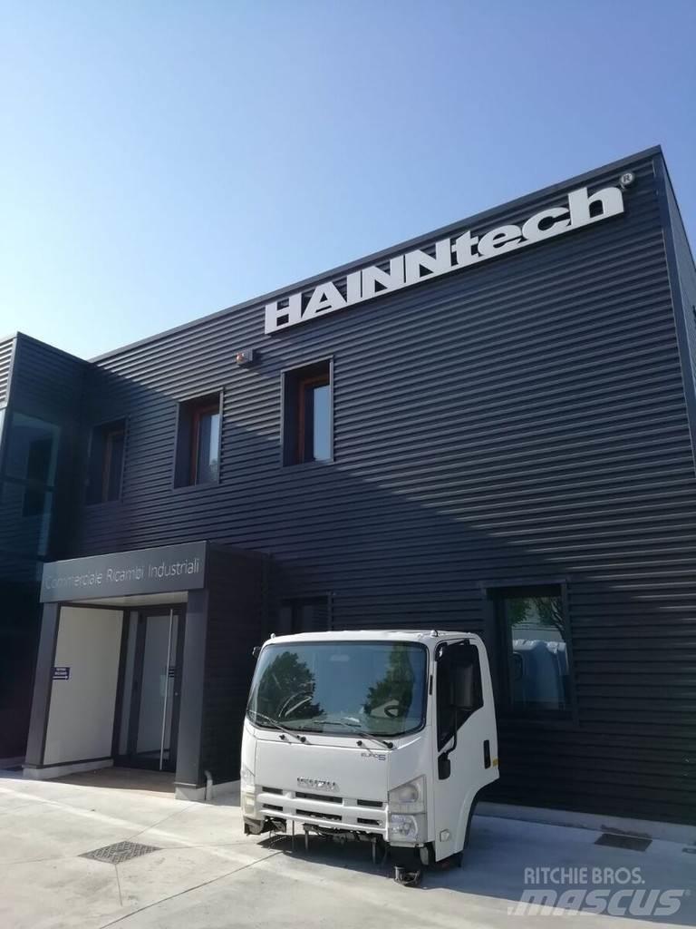 Isuzu NPR 85 "M - P - Q" 캐빈 및 인테리어