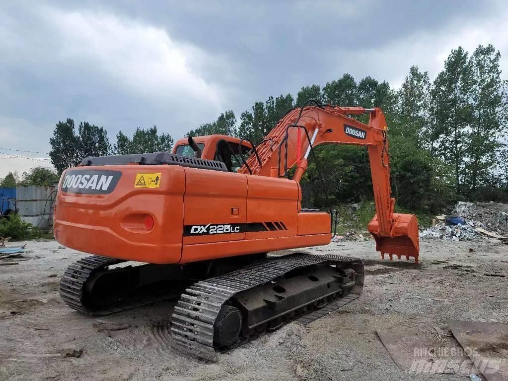 Doosan DX 225 LC 대형 굴삭기 29톤 이상