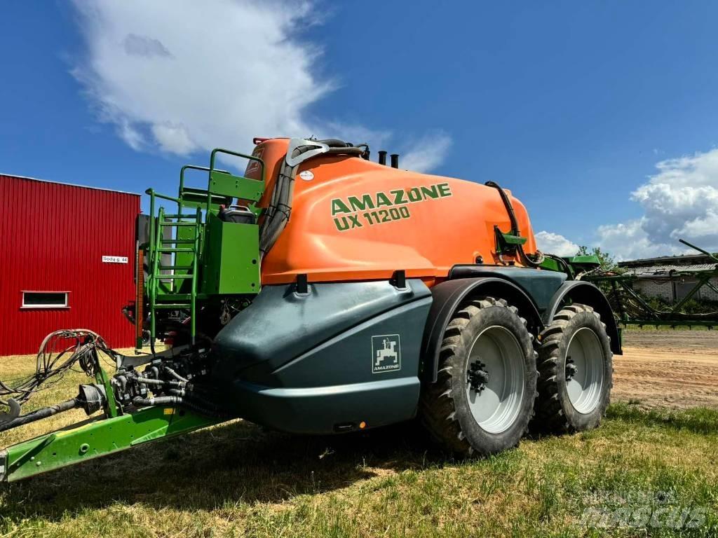 Amazone UX 11200 견인형 분무기