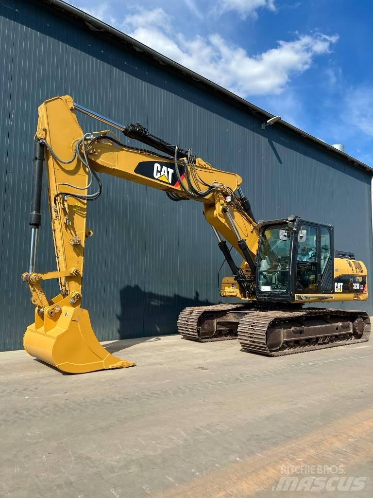 CAT 323D LN VA 대형 굴삭기 29톤 이상