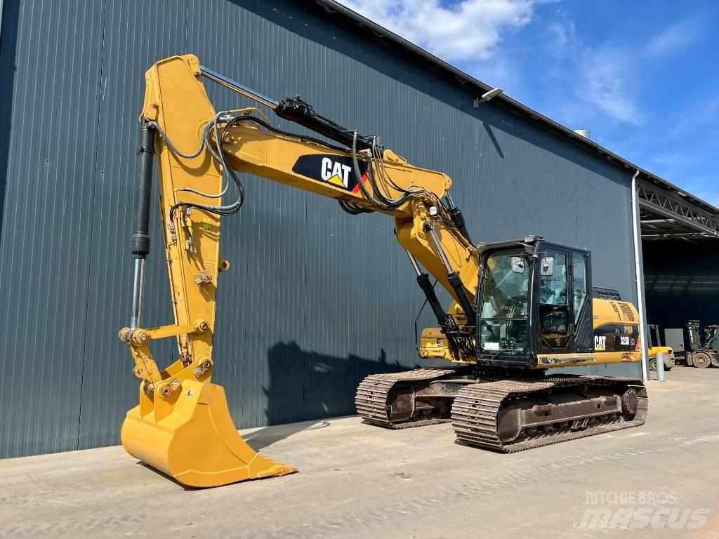 CAT 323D LN VA 대형 굴삭기 29톤 이상