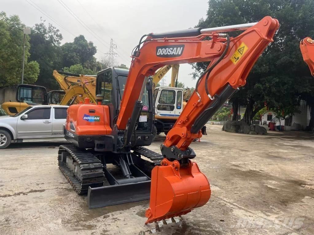 Doosan DX55-9C 소형 굴삭기 7톤 미만