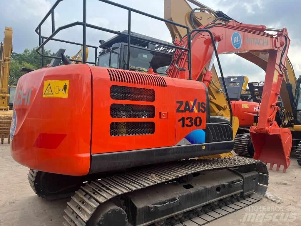 Hitachi ZX 130 대형 굴삭기 29톤 이상
