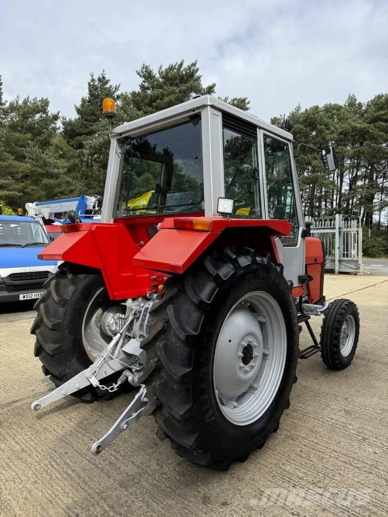 Massey Ferguson 690 트랙터