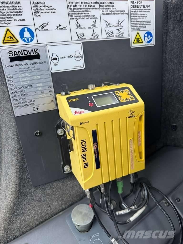 Sandvik DX800 도로 굴착기