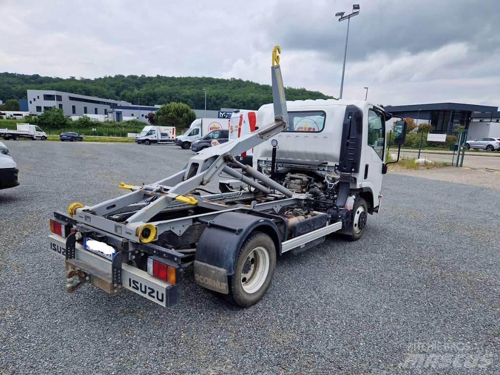 Isuzu N-Series 패널 화물차