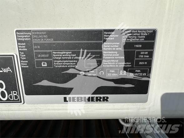 Liebherr LB30 도로 굴착기