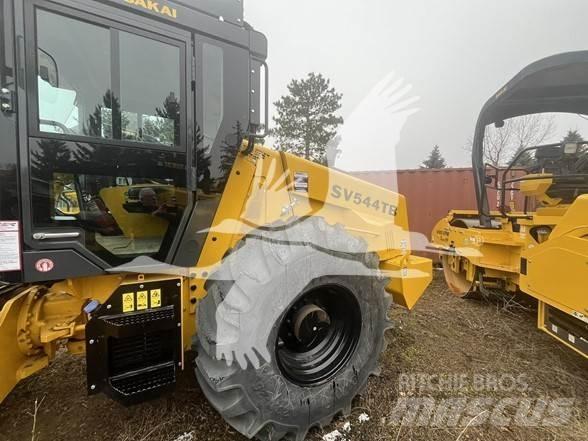 Sakai SV544T 싱글 드럼 롤러