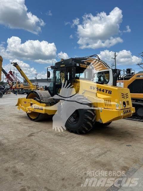 Sakai SV544TB 싱글 드럼 롤러