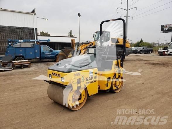 Sakai SW300 싱글 드럼 롤러