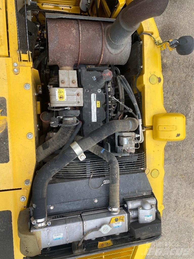 Komatsu PW 148-8  휠 굴삭기
