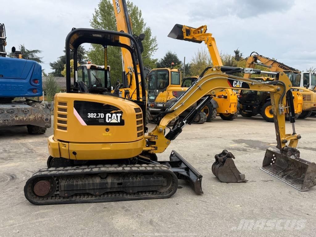 CAT 302.7 CR 소형 굴삭기 7톤 미만