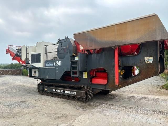 Sandvik QJ 241 이동식 분쇄기