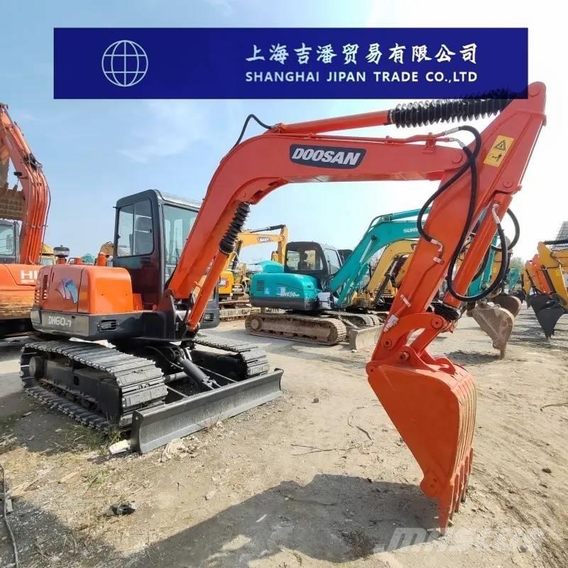 Doosan DH 60-7 소형 굴삭기 7톤 미만