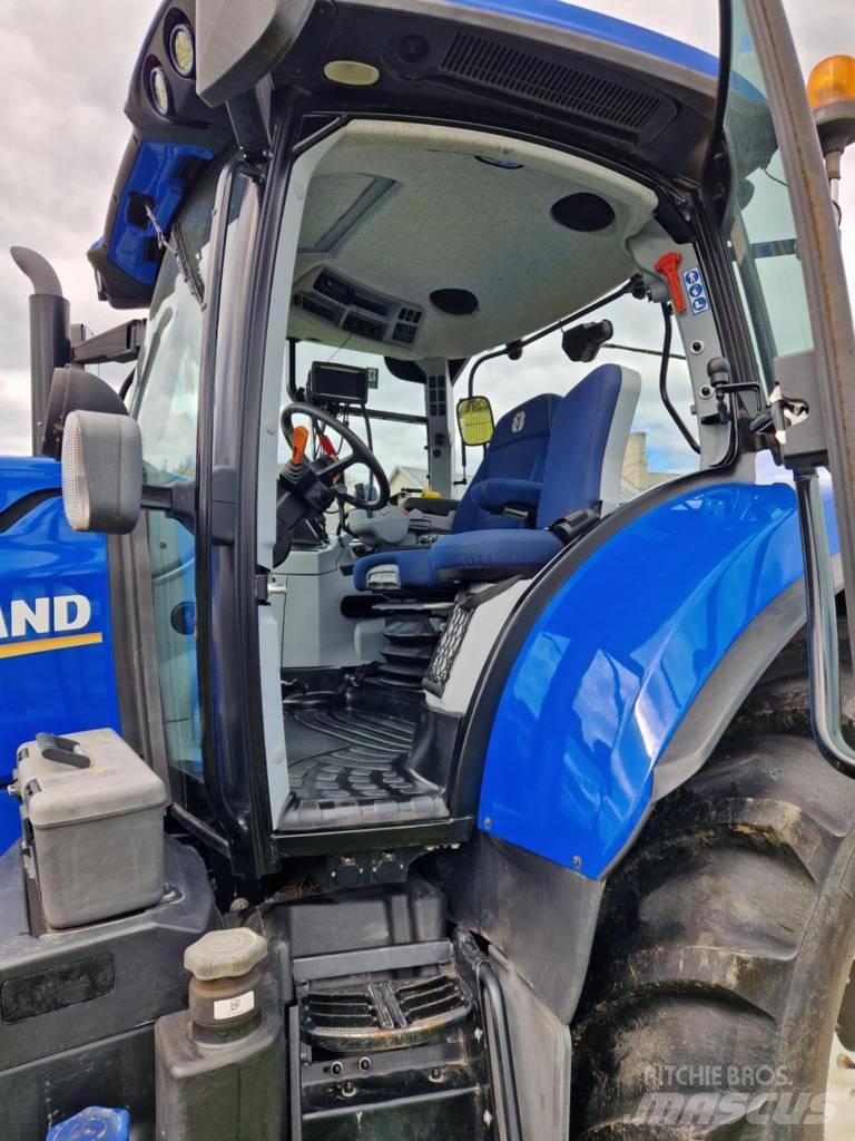 New Holland T 7.210 트랙터