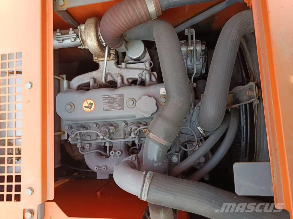 Hitachi ZX 135 대형 굴삭기 29톤 이상