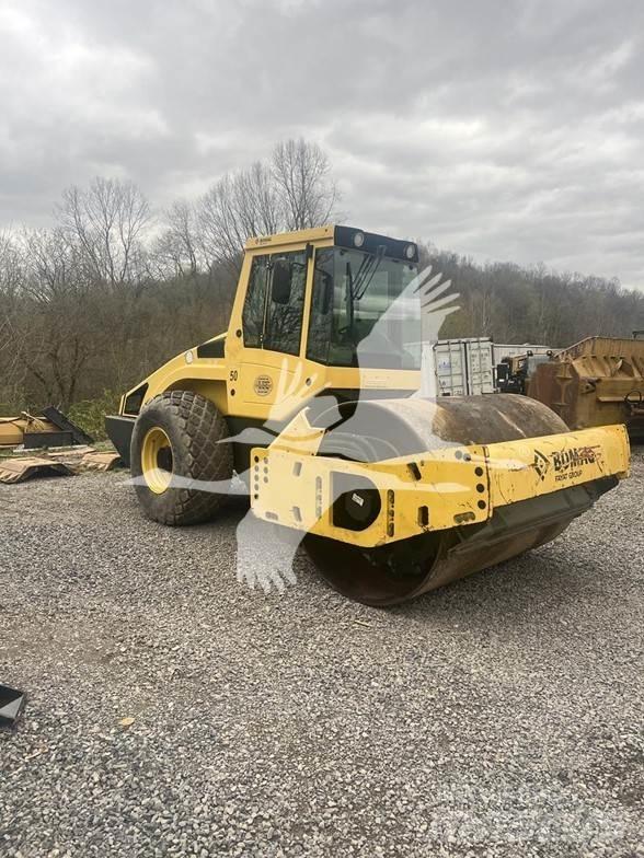 Bomag BW213D-4 싱글 드럼 롤러