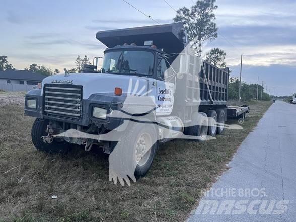 Mack RD688S 덤프 트럭