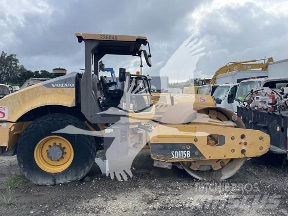 Volvo SD115B 싱글 드럼 롤러