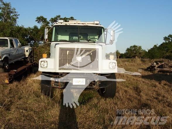 Volvo WG64 급수차