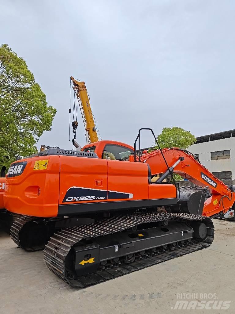 Doosan DX 225 LC 대형 굴삭기 29톤 이상