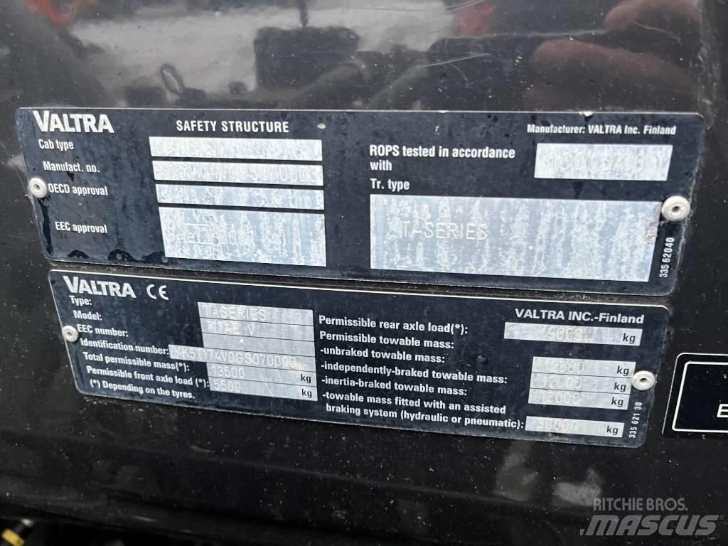 Valtra T 174 트랙터