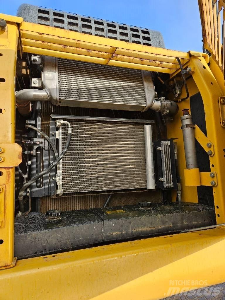 Komatsu PC210LC-11 대형 굴삭기 29톤 이상
