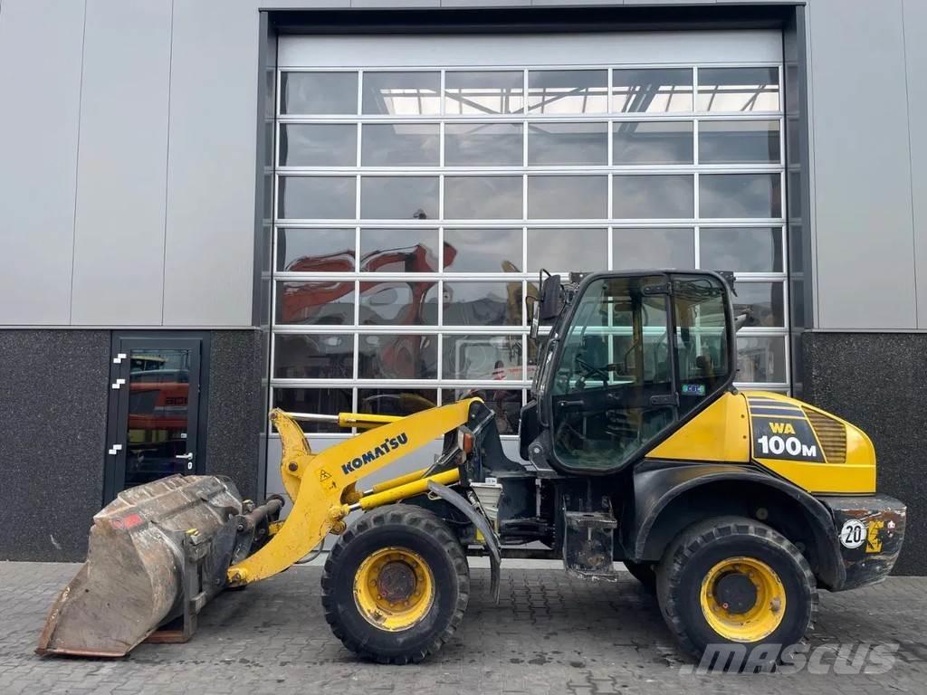 Komatsu WA100  휠로우더
