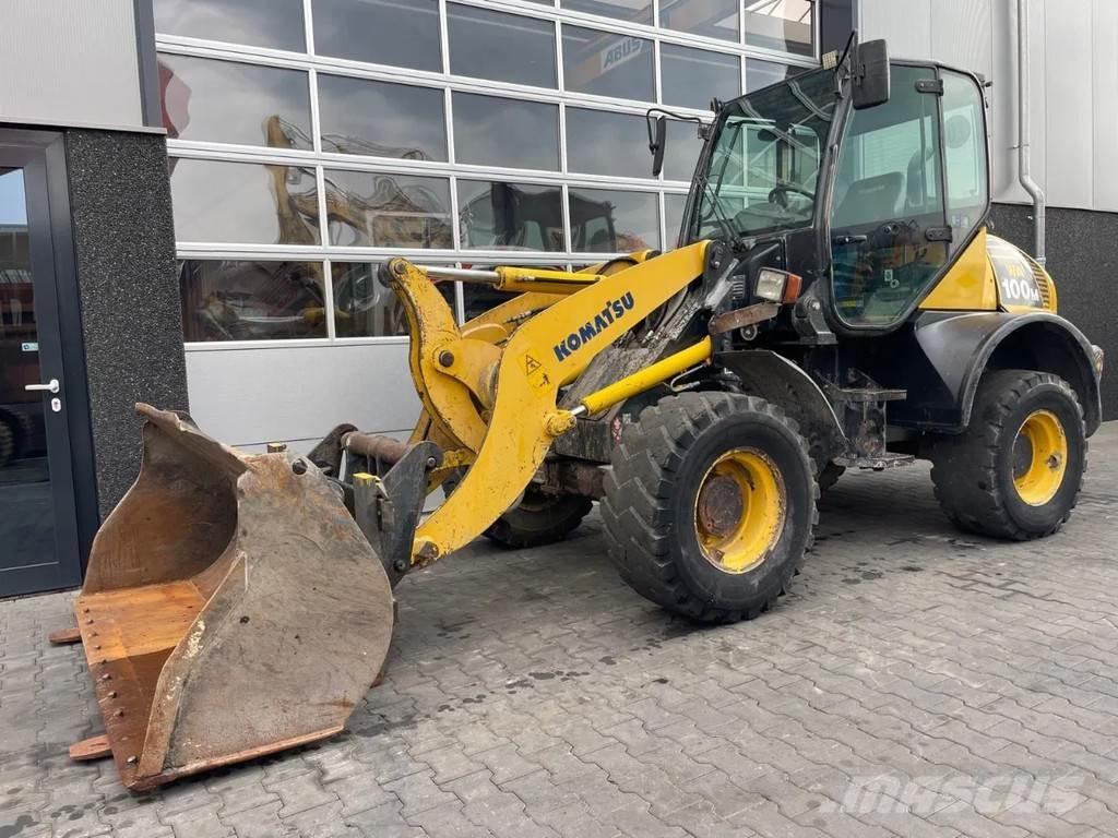 Komatsu WA100  휠로우더