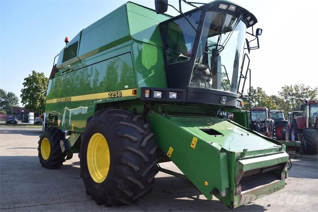 John Deere 2064 콤바인 수확기