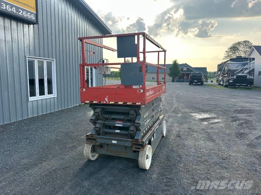 SkyJack SJ 4632 가위형 리프트