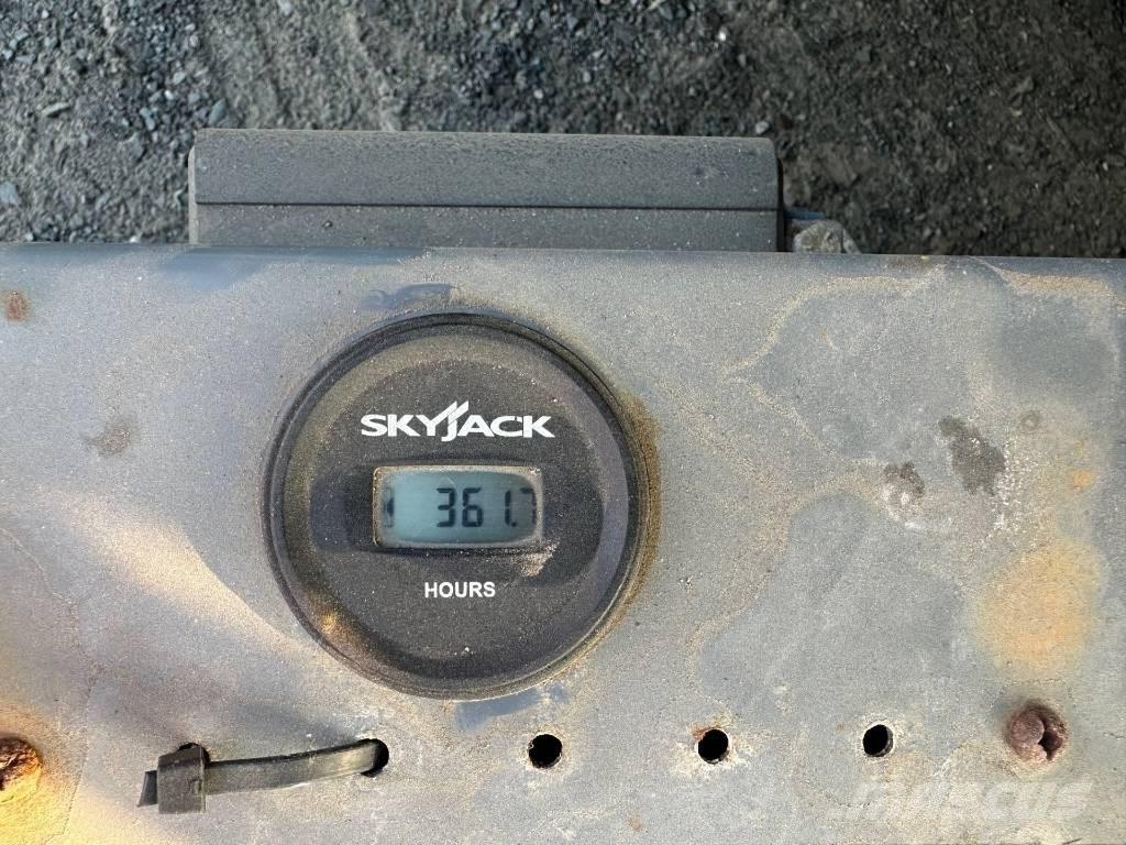 SkyJack SJ 4632 가위형 리프트