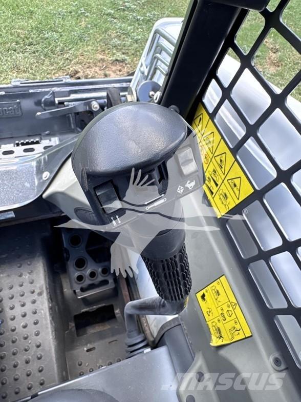 Bobcat T450  스키드로더