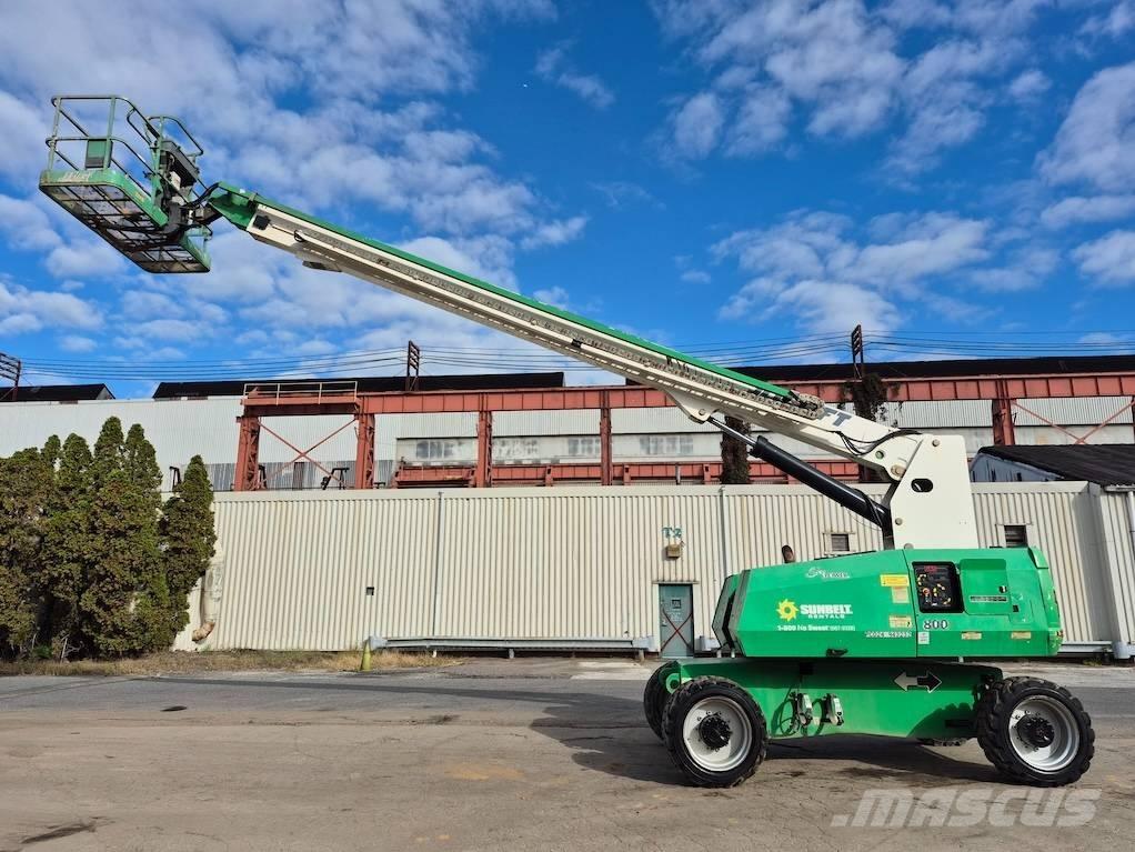 JLG 800 S 견인식 전동이동 리프트