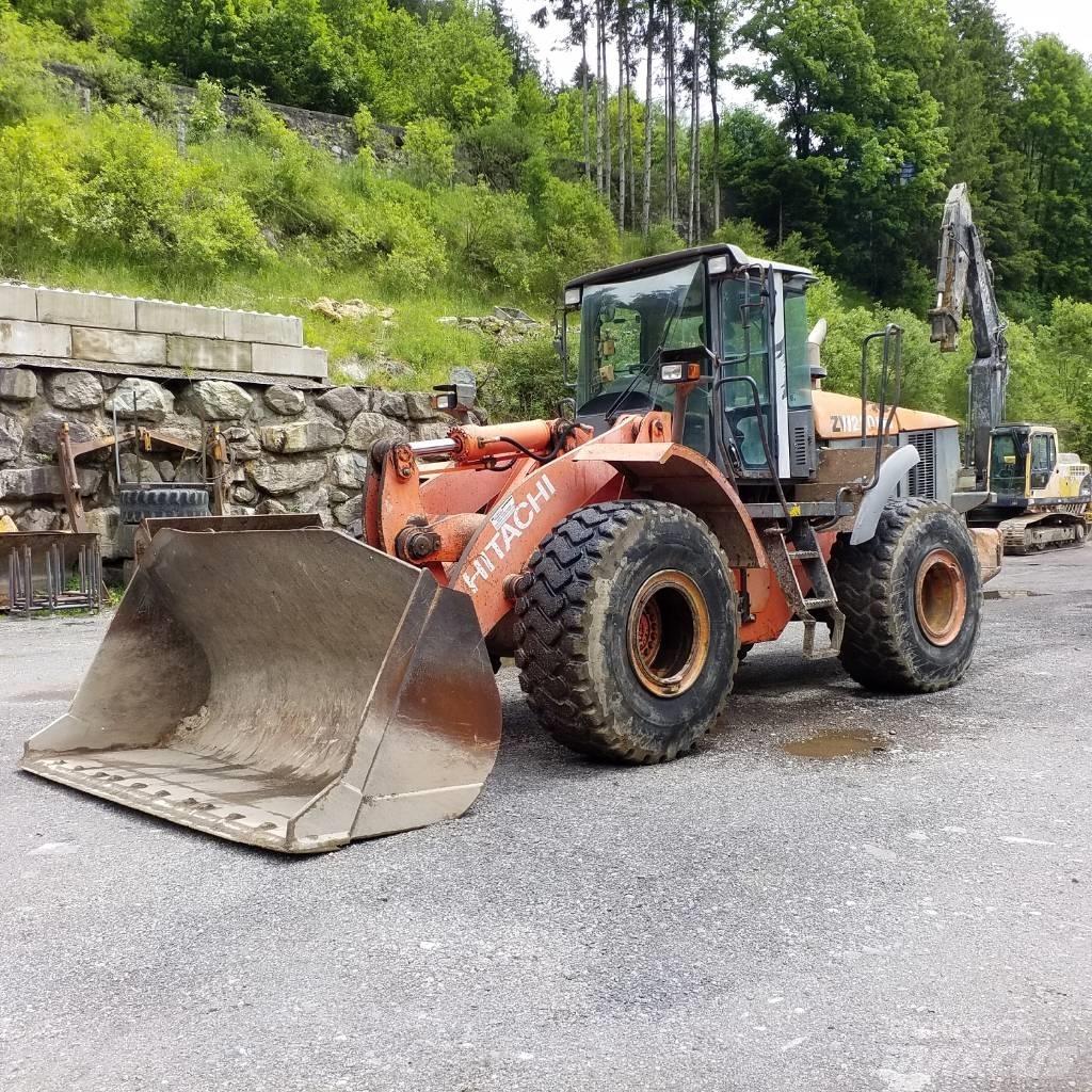Hitachi ZW 220  휠로우더