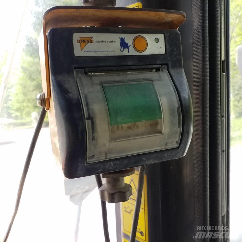 Hitachi ZW 220  휠로우더