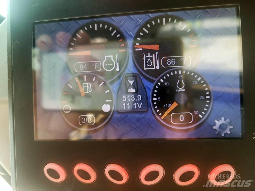 CAT 242 D  스키드로더