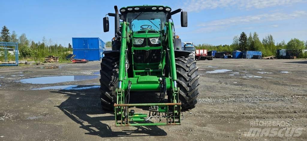 John Deere 6215R 트랙터