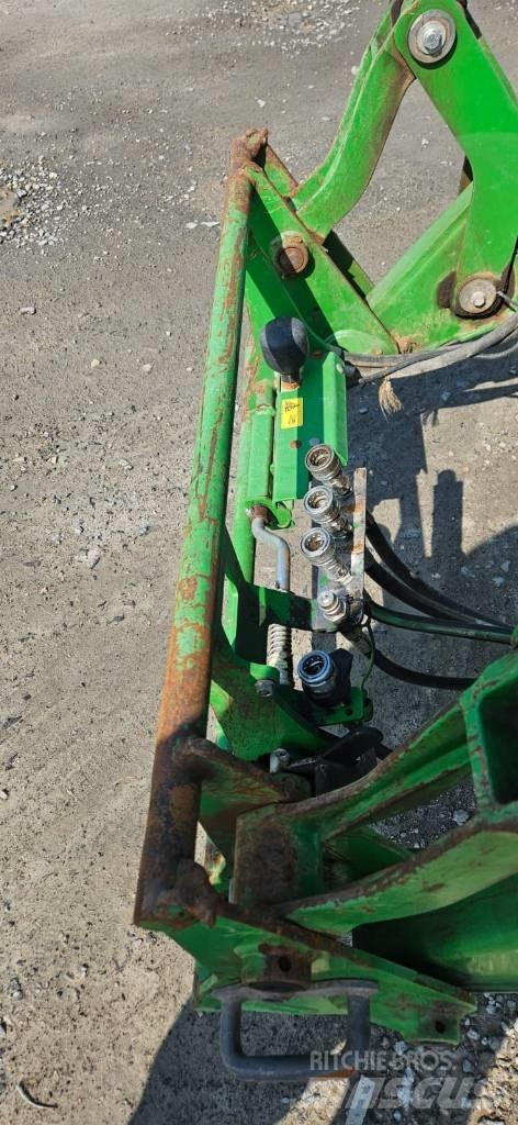John Deere 6215R 트랙터