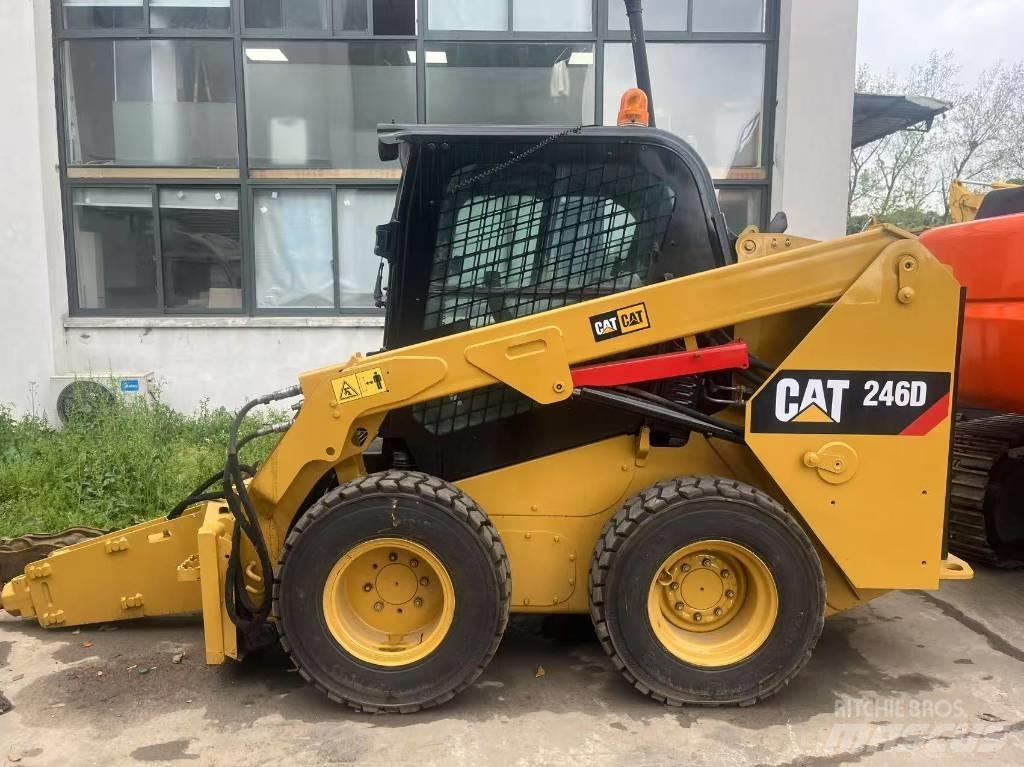 CAT 246 D  스키드로더