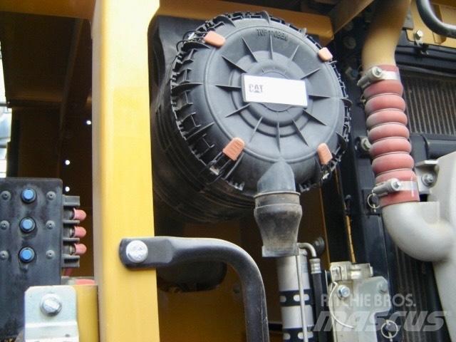 CAT 320 E 대형 굴삭기 29톤 이상