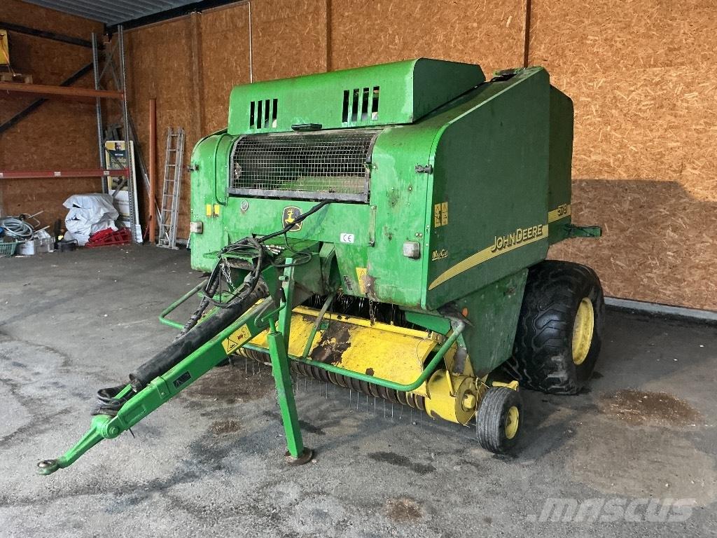 John Deere 578 원형 곤포기