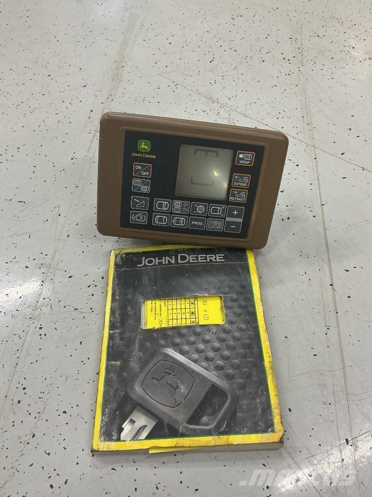 John Deere 578 원형 곤포기