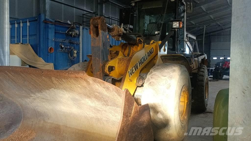 New Holland W 270 B  휠로우더