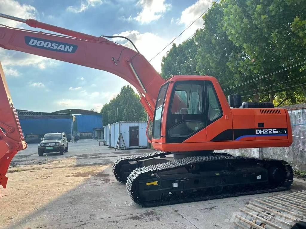 Doosan 225 대형 굴삭기 29톤 이상