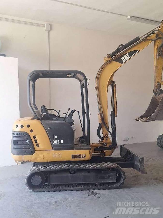CAT 302.5 소형 굴삭기 7톤 미만