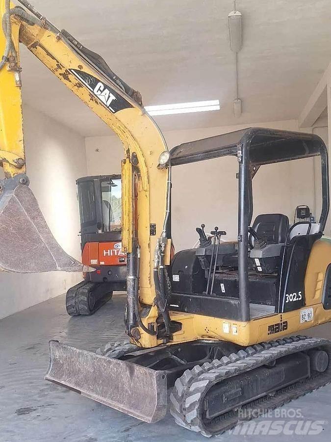 CAT 302.5 소형 굴삭기 7톤 미만