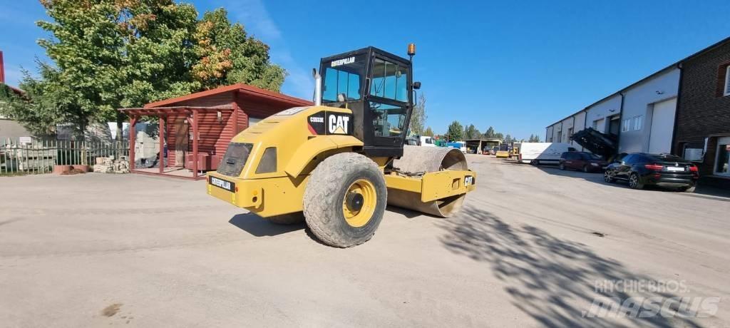 CAT CS 533 싱글 드럼 롤러