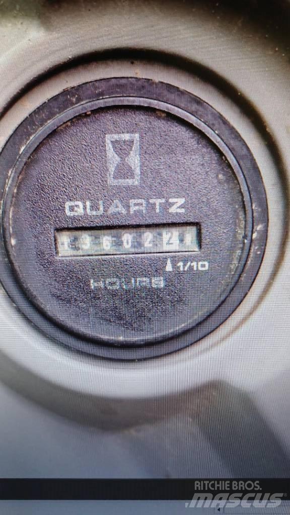 New Holland E 215 B 대형 굴삭기 29톤 이상
