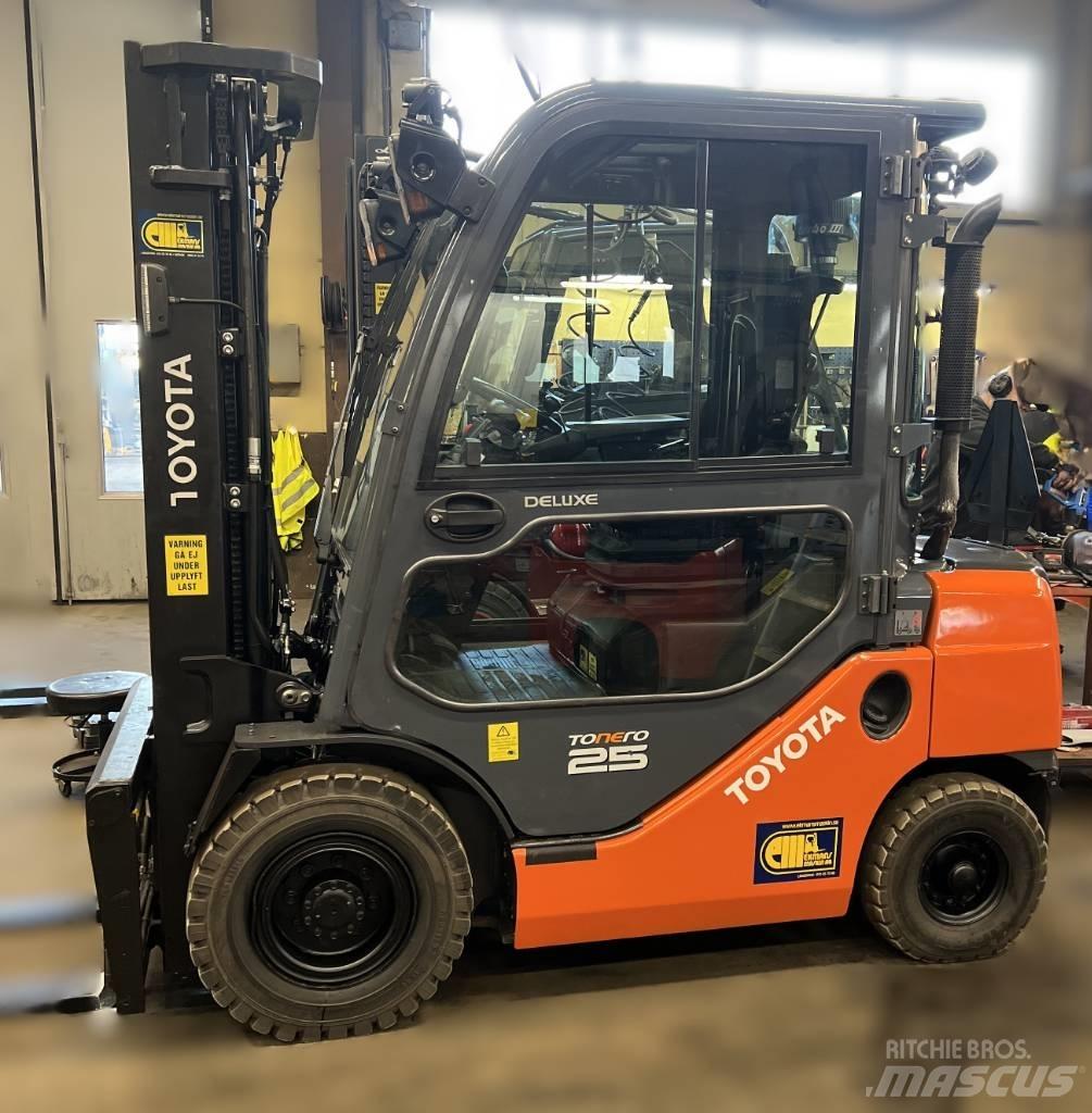 Toyota Truck 8FDF25 디젤 지게차